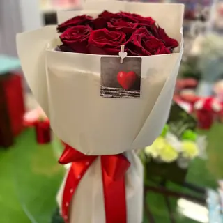 Bukiet 9 Róż z dodatkami (50 SM) (567043)