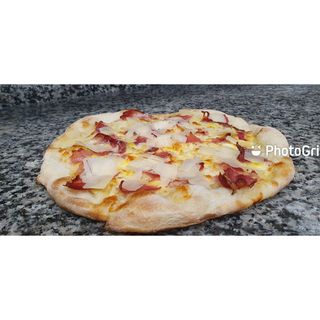 49. PIZZA CARBONARA