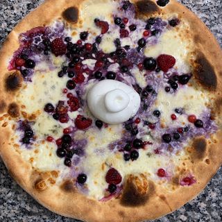 pizza frutti di bosco