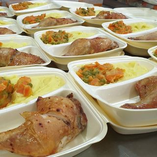 Jelo dana - komplet meni 300-450g (+salata+hleb)