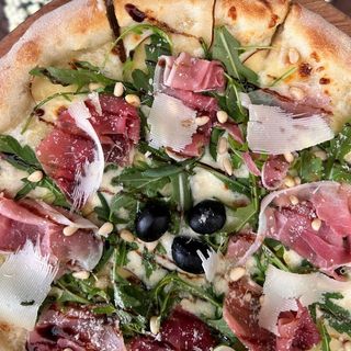 Піца Парма з грушею та сиром брі (30см)