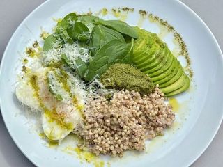 Зелена гречка з яйцем та авокадо (270g)