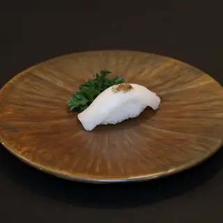 S02- Nigiri Pez Mantequilla Con Trufa      