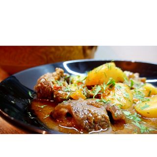 Телешки късмета с картофи на фурна