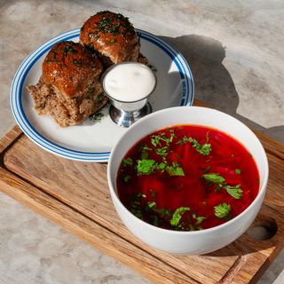 Борщ (350/50/80 г)