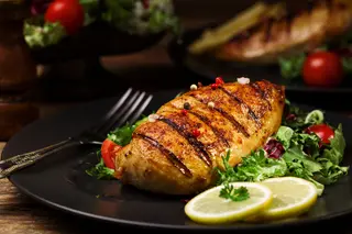 Bela vešalica 1kg + Gratis salata
