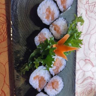 231 Hossomaki salmone 8 pezzi