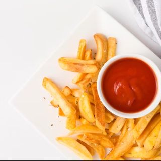 Patatas Fritas (Salsa Brava)