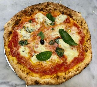 Pizza Margherita + bevanda