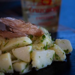 Patatas Aliñadas con Melva Plato