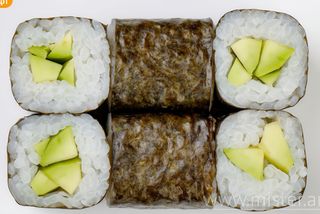 Макі рол з авокадо