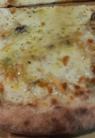 Pizza 4 formaggi bianca