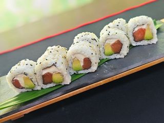 38A. Alaska Uramaki 8PIEZAS