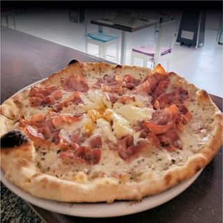 Pizza Carbonara Bianca (30 Cm. A 33 Cm.)