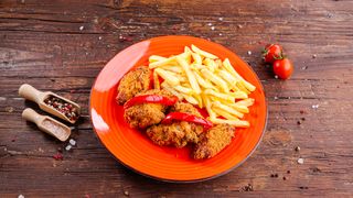 Aripioare panko cu cartofi pai