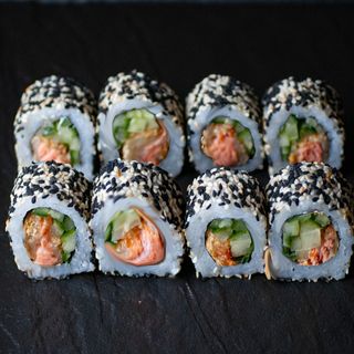 Рол Каліфорнія з темпура лососем в кунжуті CLASSIC (270/60г)