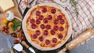 პიცა სალიამი  33 სმ