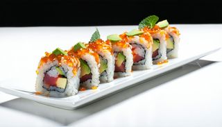 198. Uramaki tuna