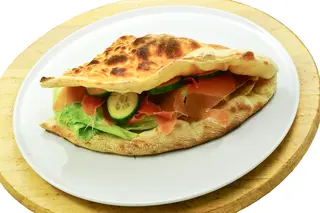 Sandwich cu prosciuto crudo