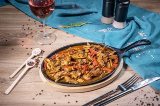 Tigaie de porc picantă