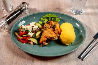 Meniu cu aripioare și mujdei