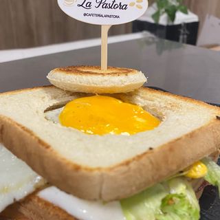 Sándwich club pollo 