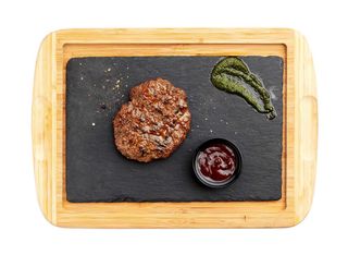 Блек Ангъс телешки бифтек с гарнитура и барбекю сос ( 300 г ) 