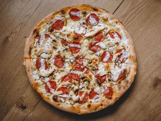 Полло е Саламе