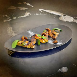 Гъши дроб с карамелизирана ябълка и сос от портокал 200 гр.