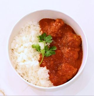 Albóndigas En Salsa Casera De Tomate