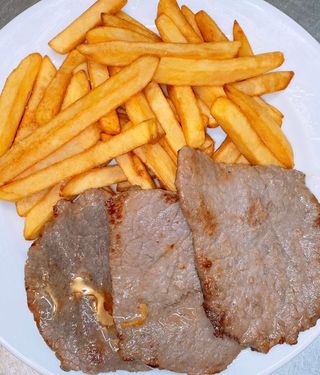 A47. Ternera Salteada Con Patatas Fritas