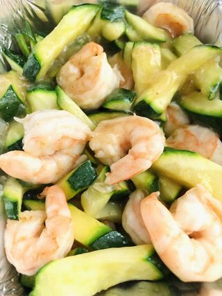 60.GAMBERI CON ZUCCHINE