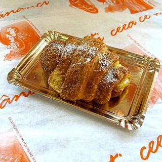 Croissant cu vanilie