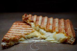 ყველის ცხელი სენდვიჩი