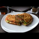 Pollo salsa sendvič + sok