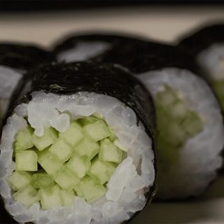 Hosomaki Pipino- (8 Peças)