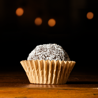 Trufa de chocolate con dulce de leche y coco