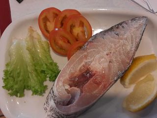 Corvina posta fresca grelhada