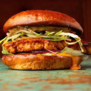 ZESTAW BURGER Z ŁOSOSIEM TERIYAKI