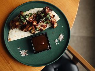 Копчені курячі крила (250/50г)