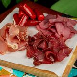 Сет мясных копченостей