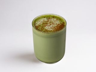 MATCHA LATTE Z CYNAMONEM