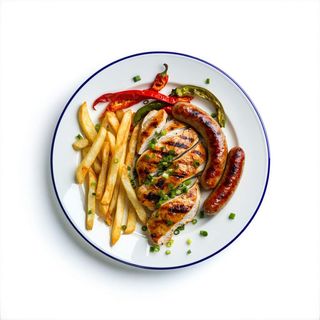 Número 4 Pollo con Patatas, Pimientos y Salchichas