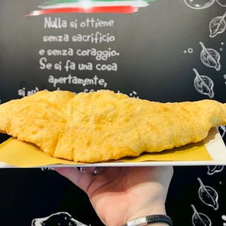 Pizza fritta classica