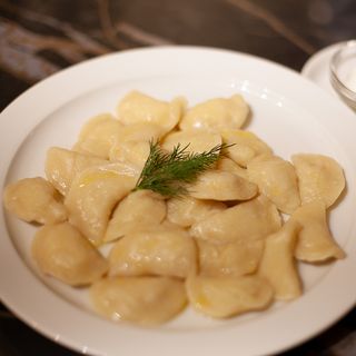 Вареники з картоплею та шкварками (300г)