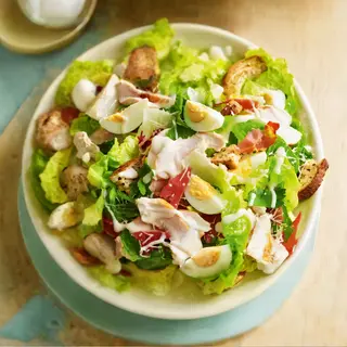 Salată Caesar