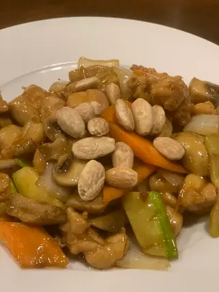 Pollo Con Almendras