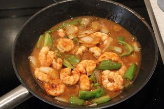 Gambas con salsa picante