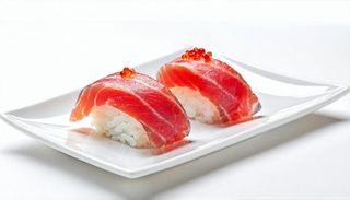 Tonno black nigiri