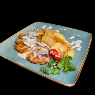 Куриное филе в сливочно-грибном соусе